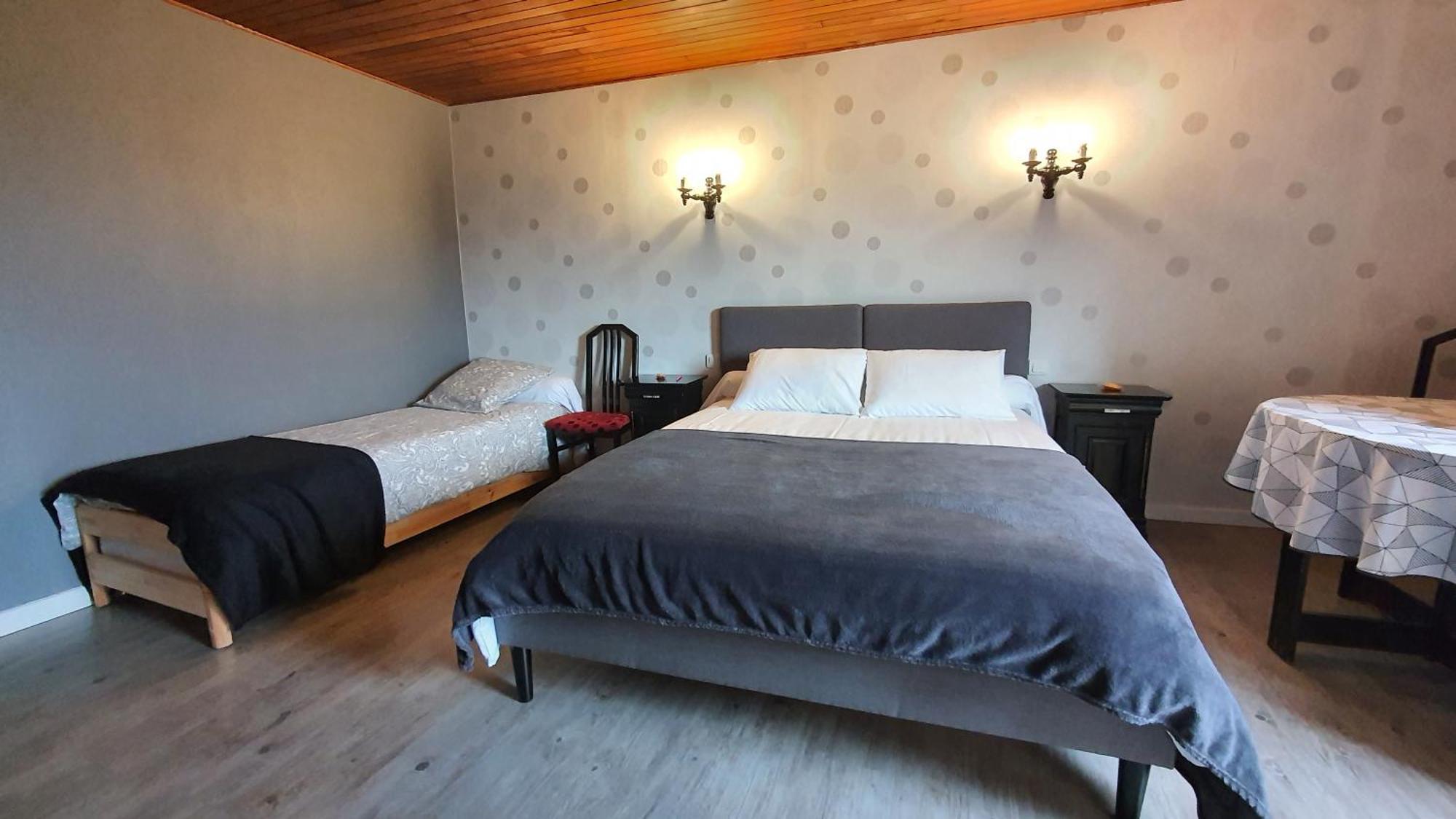 La Grange Des Roches Roses Bed & Breakfast Anchenoncourt-et-Chazel Exterior photo